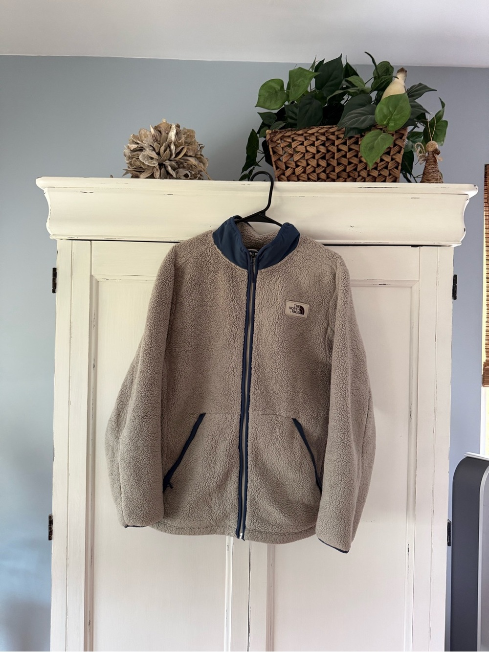 The North Face Men's Sherpa Fleece Jacket with Navy Accents